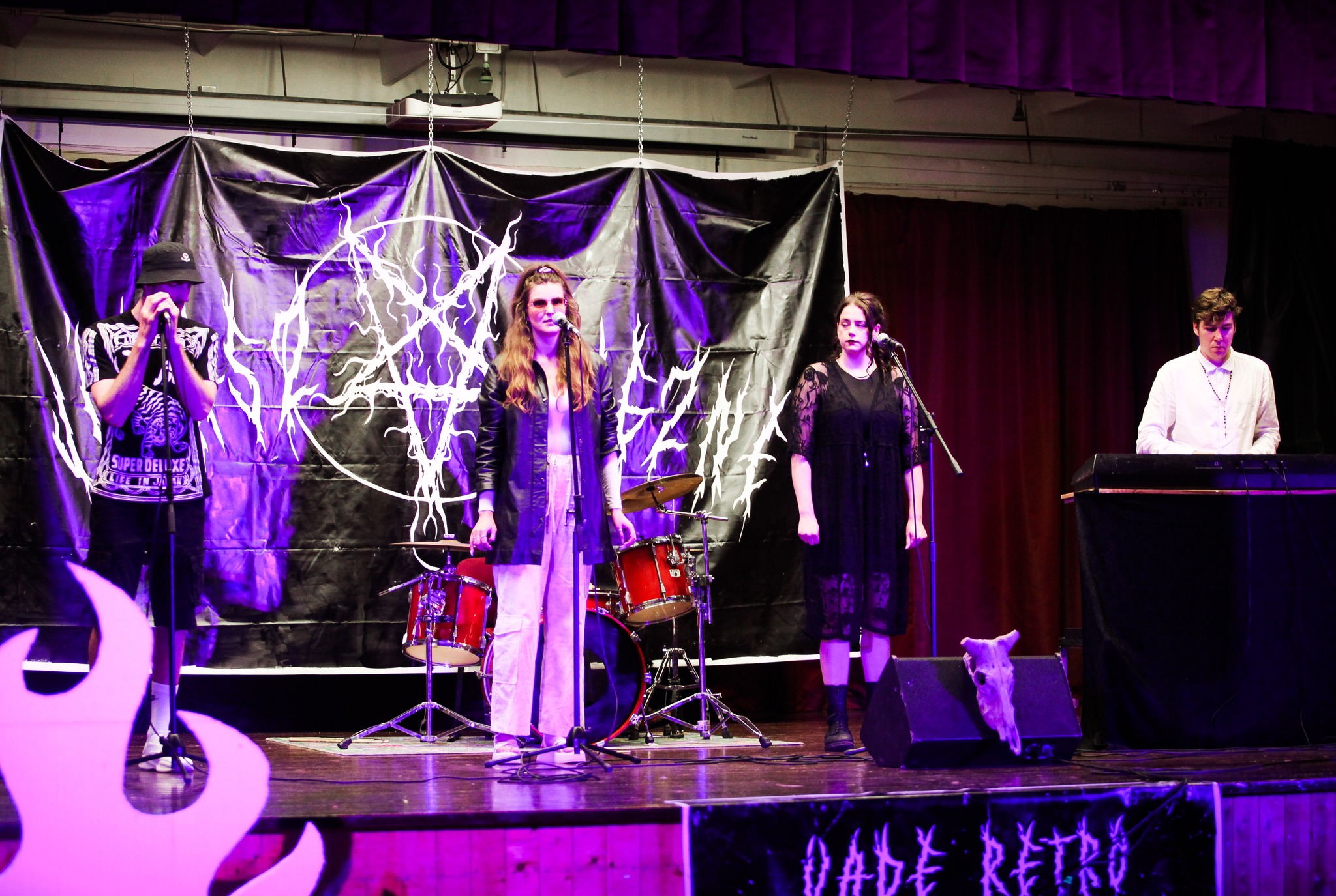 Skats no Endīnes Bērziņas izrādes "Es arī te, kas man ir jādara" Valmieras Vasaras teātra festivālā // Publicitātes foto